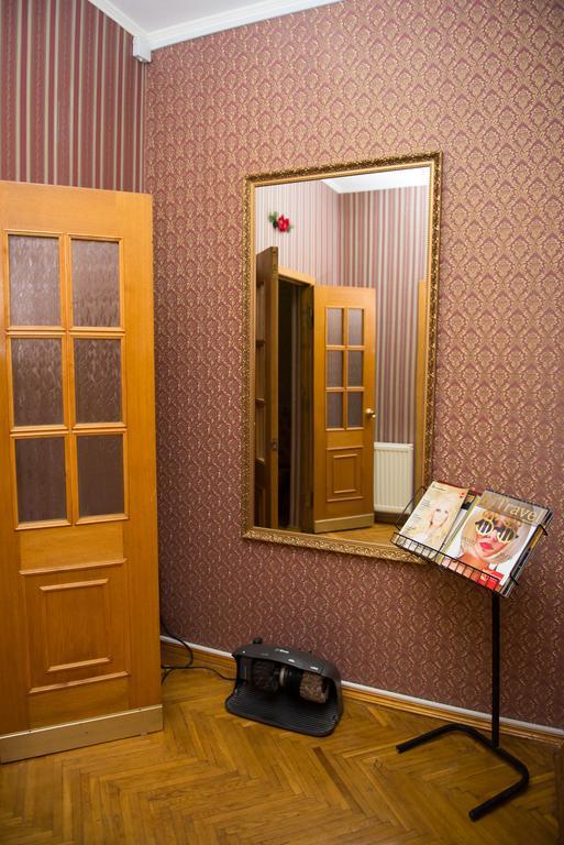 Dvoryanskiy Hotel Dnipro Esterno foto