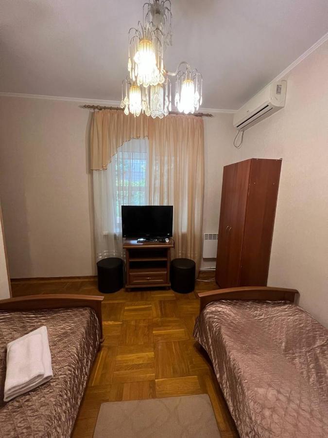Dvoryanskiy Hotel Dnipro Esterno foto