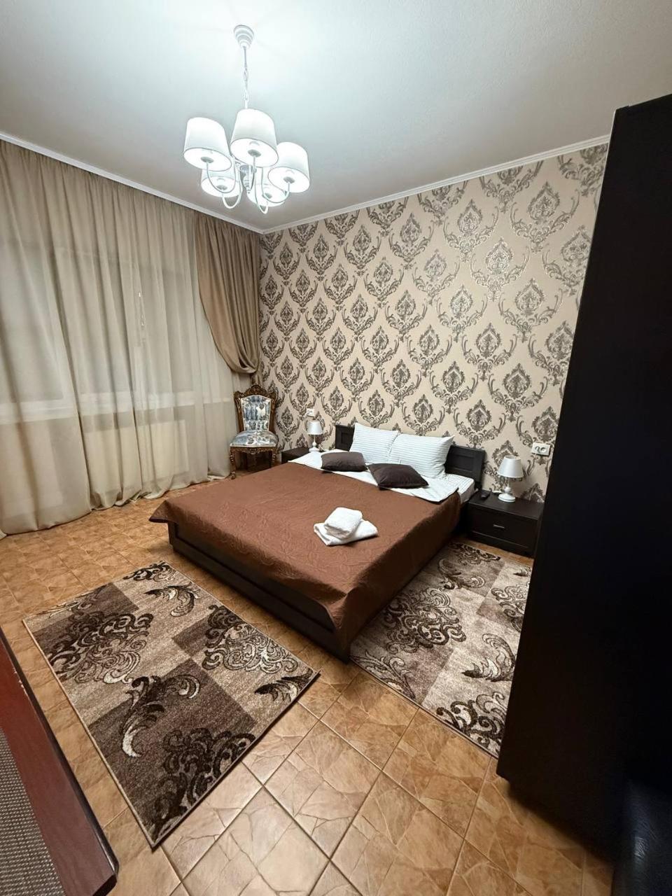 Dvoryanskiy Hotel Dnipro Esterno foto