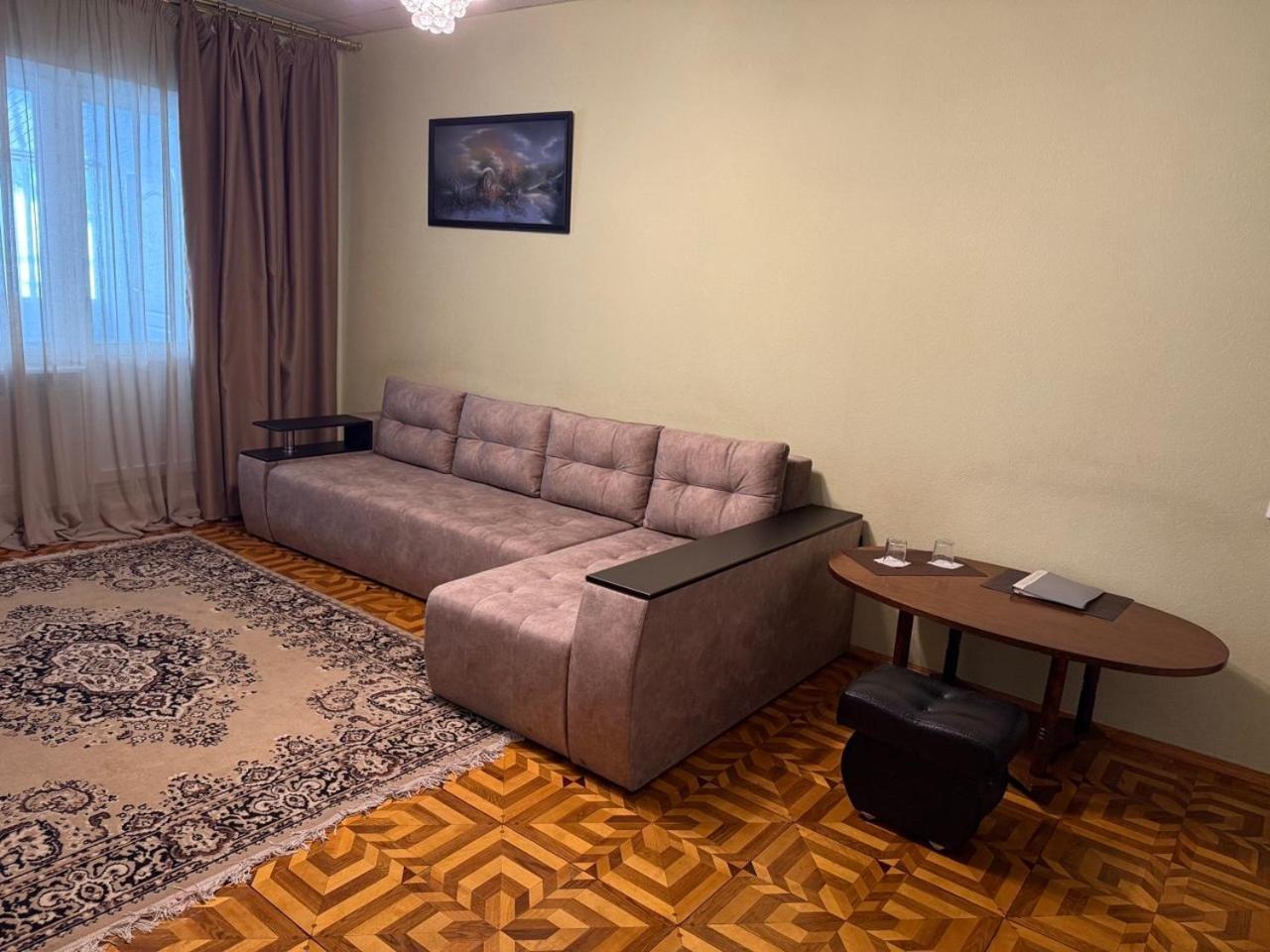 Dvoryanskiy Hotel Dnipro Esterno foto